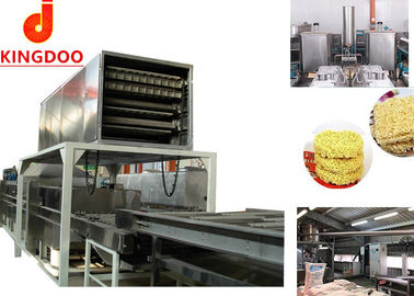4 travailleurs ont fait frire la nouille instantanée faisant la consommation de vapeur de la machine 1000-1200KG/H